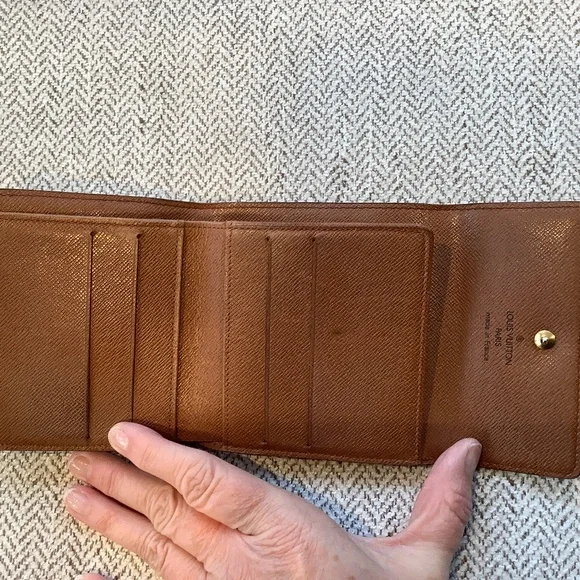 Louis Vuitton Monogram Medium Size Trifold Wallet with Dustbag - Picture 4 of 16